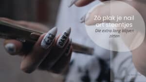 nail-art-steentjes-plakken